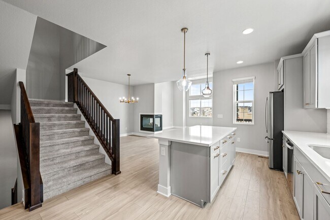 Building Photo - Spacious Family Home in Quiet Neighborhood