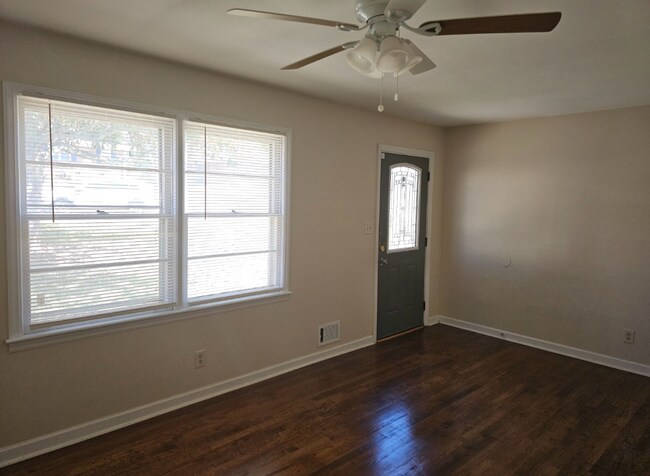 Building Photo - 3101 Cabriolet Trail