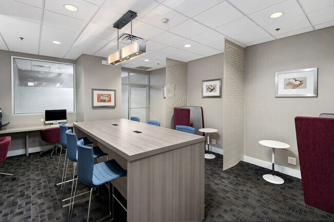 Building Photo - 3170 N Sheridan Rd
