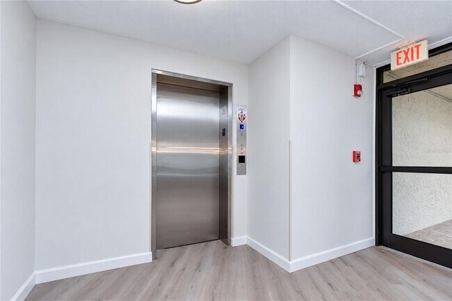 Building Photo - 17580 Gulf Blvd