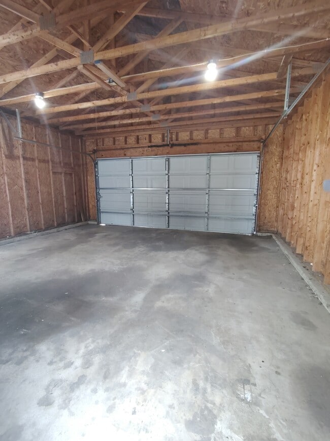 Building Photo - 2180 Reed Ave