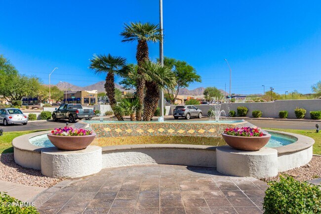 Building Photo - 11375 E Sahuaro Dr