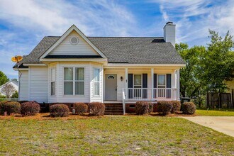 Building Photo - Refined 3-Bedroom Home with New LVP Flooring in Prime West Columbia Location!