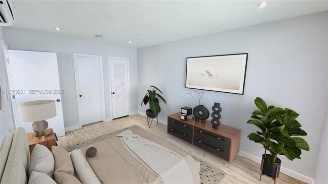 Building Photo - 718 SE 13th St