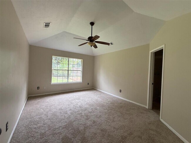 Building Photo - 4614 Russett Pl S