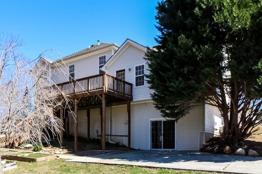 Building Photo - 301 Saddlewood Dr
