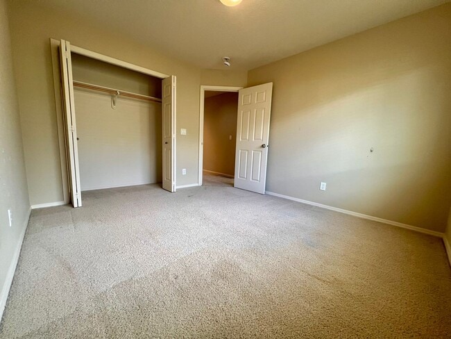 Building Photo - Beautiful 3-Bedroom Home in Hillsboro’s Desirable Arbor Roses Community!