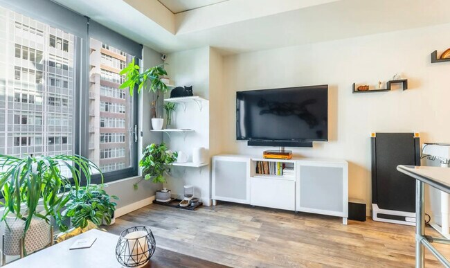 Building Photo - 1750 Wewatta St