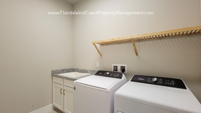 Building Photo - OUTSTANDING HOME IN THE ISLES AT LAKEWOOD ...