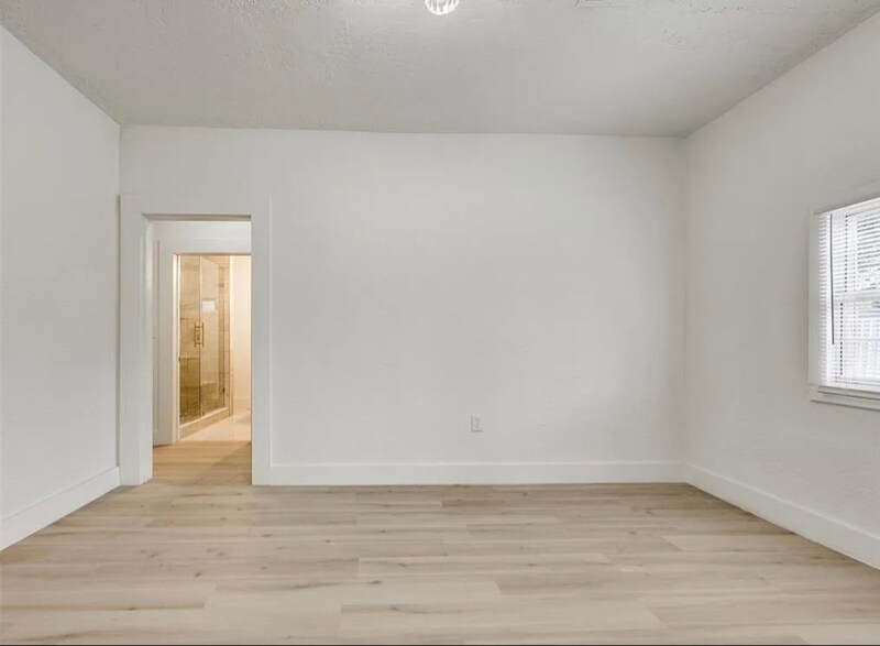 Building Photo - 2115 N Kate Ave