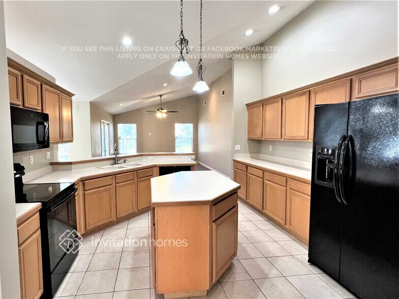 Building Photo - 14809 Pine Cone Trail