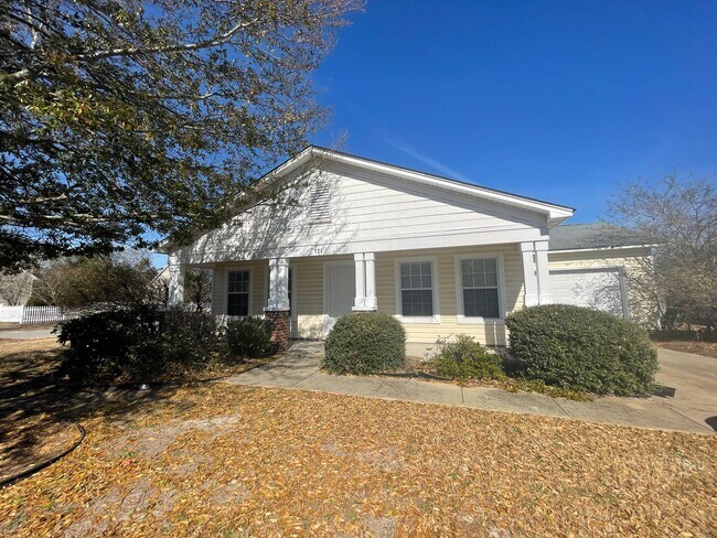 Primary Photo - 3 bedroom home available in Oak Pointe sub...