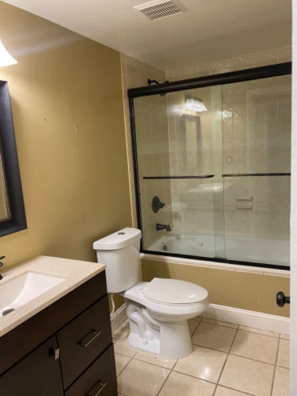 Building Photo - 3214 8th St SE