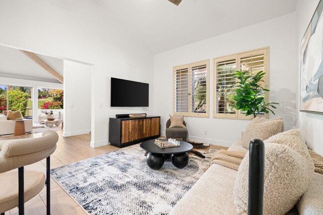 Building Photo - 47 N Kavenish Dr