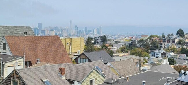 Primary Photo - 275 Grand View Ave