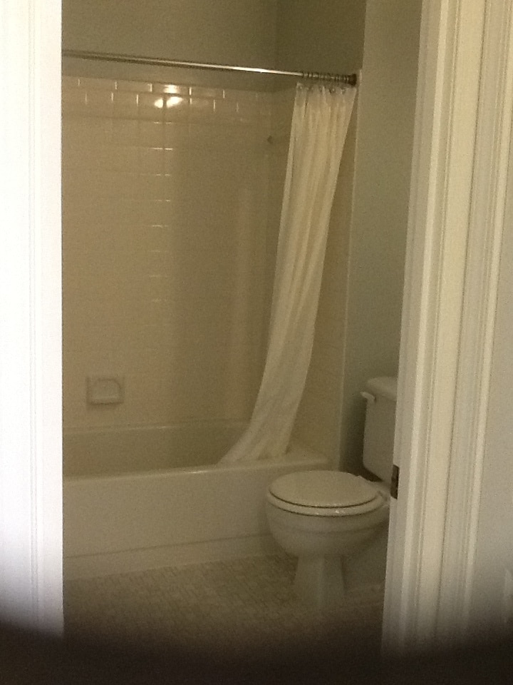Center Upstairs Bath - 6639 Hillandale Rd