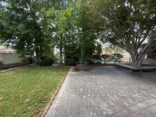 Building Photo - Charming 5 bed/3 bath in Carmel Valley