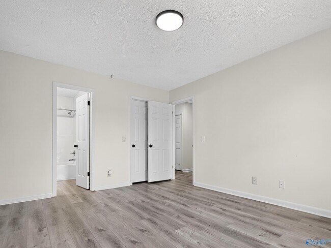 Building Photo - 6209 Friar Tuck Dr NW