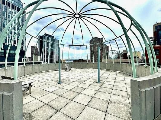 Building Photo - 275 Greenwich St