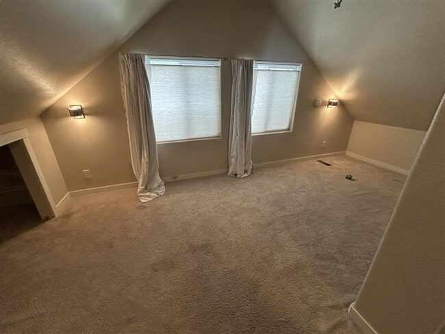 Building Photo - 211 Baker St