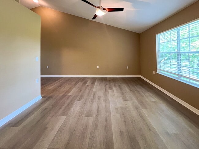 Building Photo - Beautiful 3 Bedroom Condo in the Links wit...