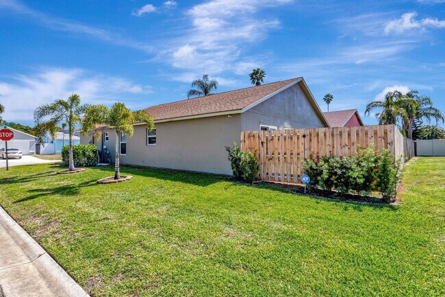Building Photo - Waterway Cove