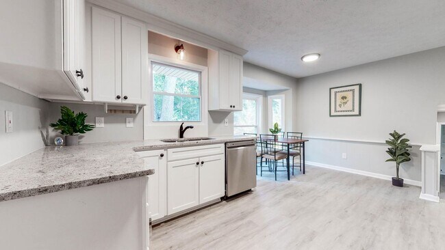 Building Photo - 1671 Canberra Dr