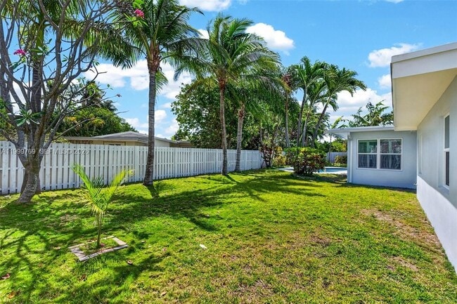 Building Photo - 4010 NE 22nd Ave