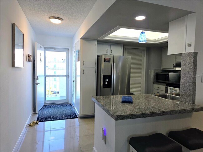 Building Photo - 285 107th Ave