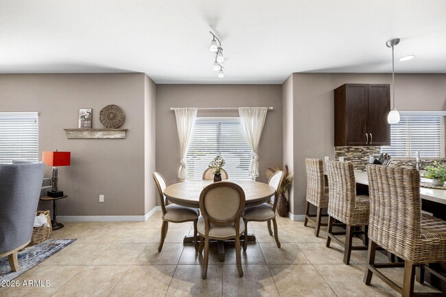 Building Photo - 5450 E Deer Valley Dr