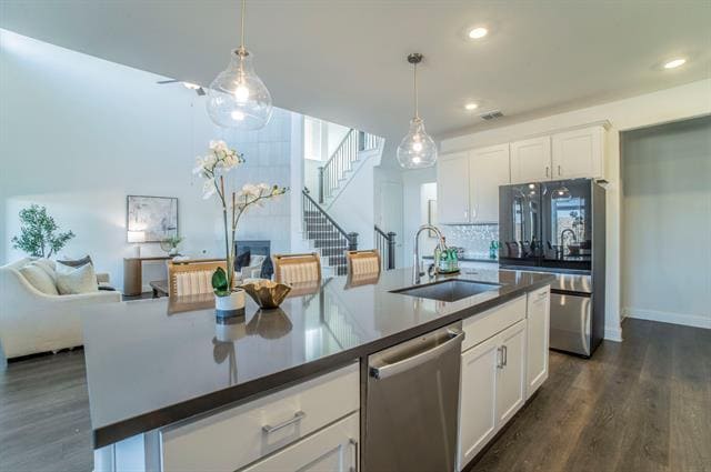 Building Photo - 1404 Huckleberry St