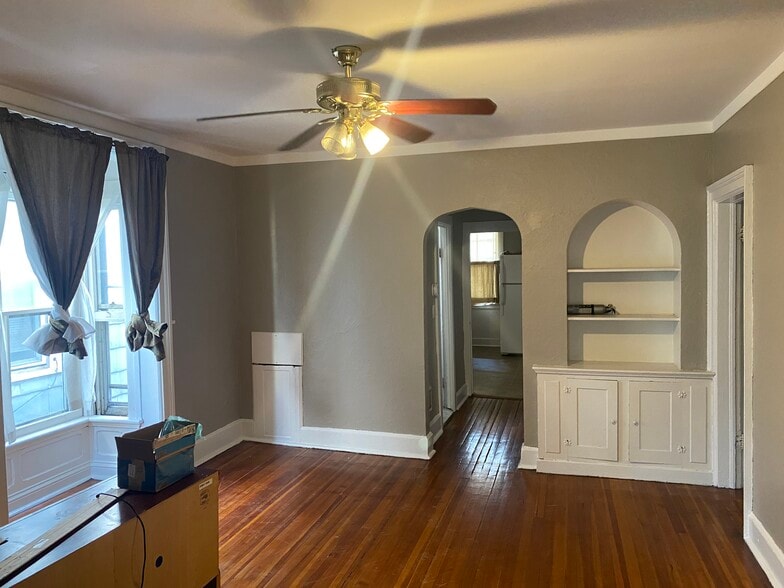 Building Photo - 715 State St