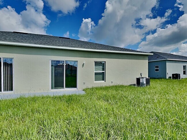 Building Photo - 1002 Dampierre Ct
