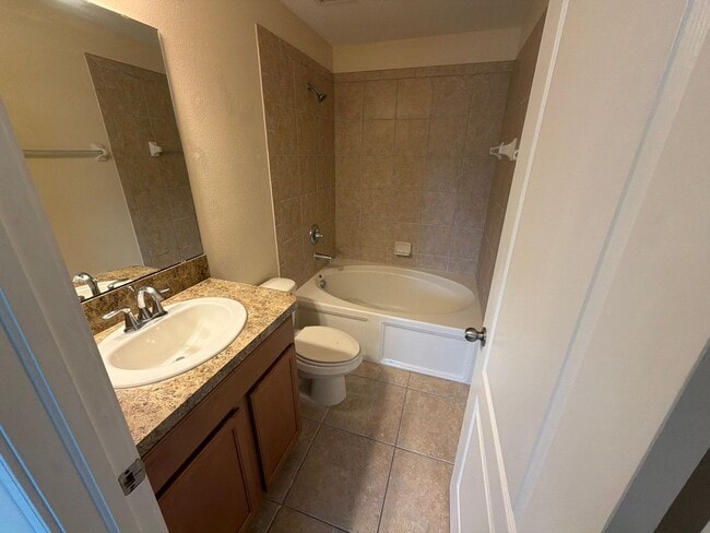 Building Photo - 125 Bel Fiore Cove