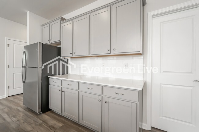 Building Photo - 5591 Hydrangea St