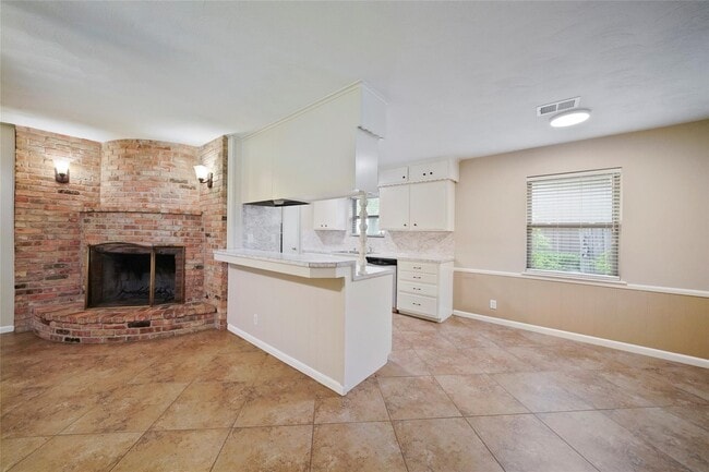 Building Photo - 1319 Spillers Ln