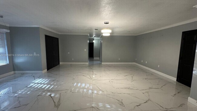 Building Photo - 15775 N Miami Ave