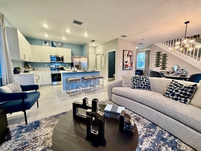 Building Photo - 2600 SE 25th St