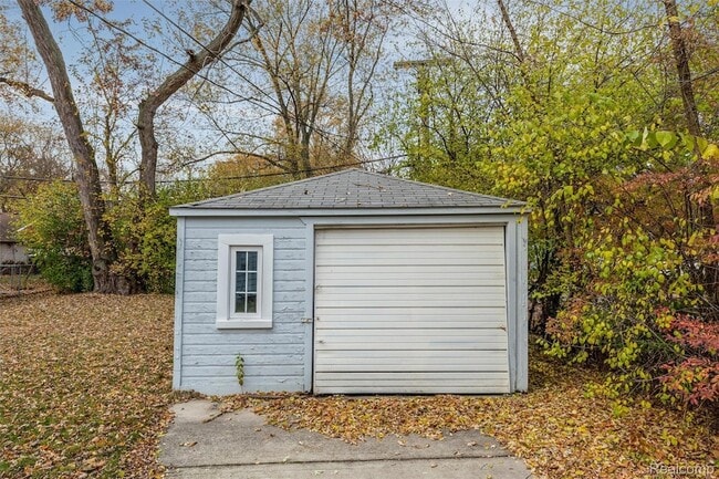 Building Photo - 3221 Shenandoah Dr