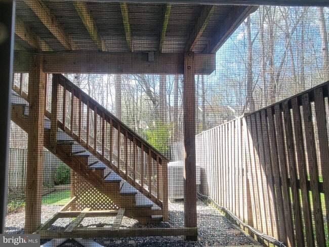 Building Photo - 1926 Thomas Run Cir