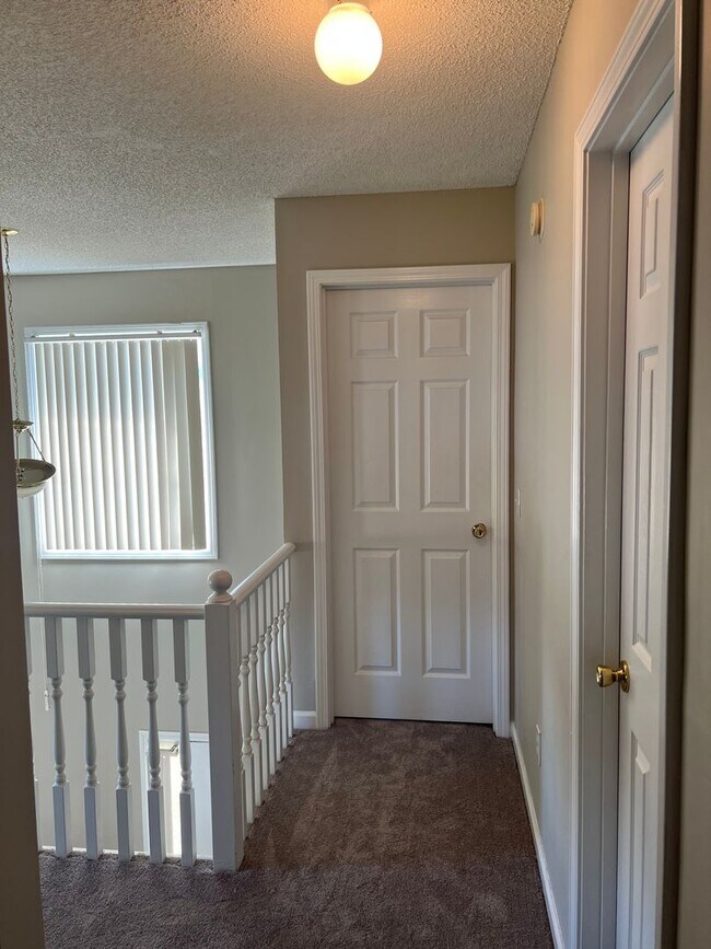 Building Photo - 153 Woodberry Dr