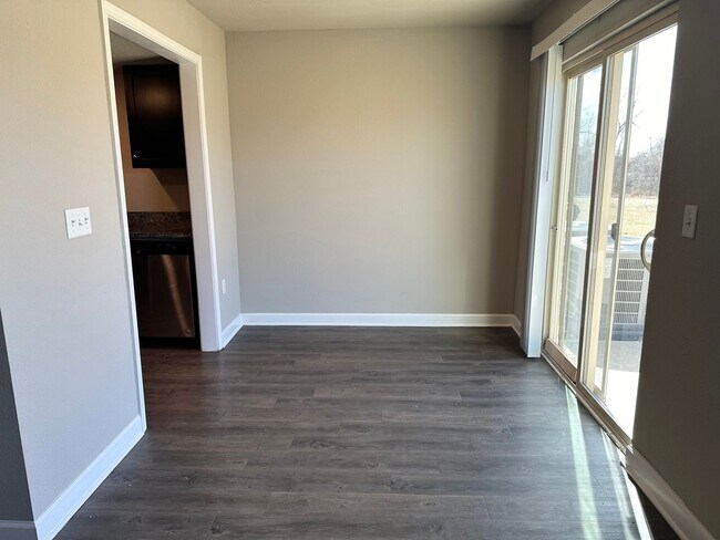 Building Photo - 3 Bed Townhome in Grain Valley