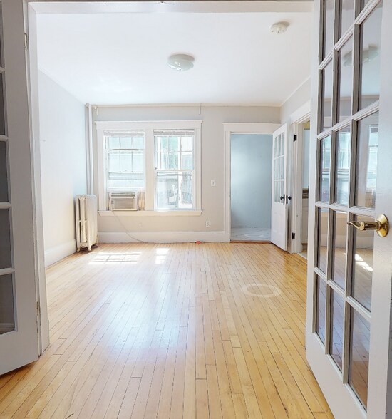 Building Photo - 11 Story St