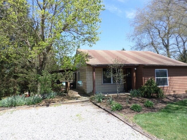 Building Photo - 1806 Brooksfield Rd