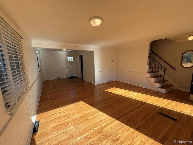 Building Photo - 1111 Holland St