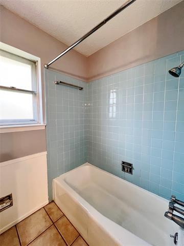 Building Photo - 1209 Irwin Dr