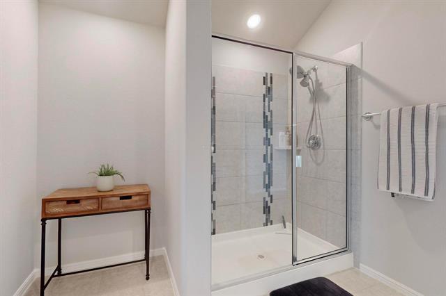 Building Photo - 512 Bronze Forest Dr