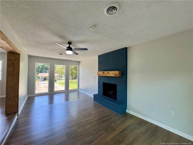 Building Photo - 7605 Jennings Ln