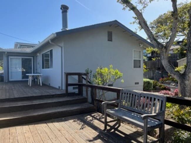 Building Photo - Great Four Bedroom, Three Bathroom House in Monterey