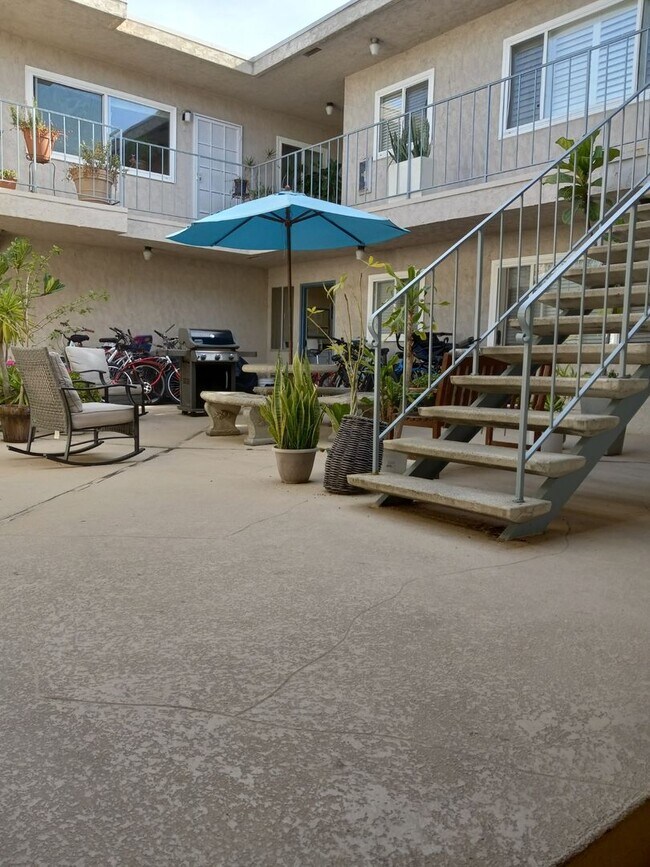 Building Photo - Location is Everything!  2 Minute Walk to the Sand of Mission Bay from Your Front Door!